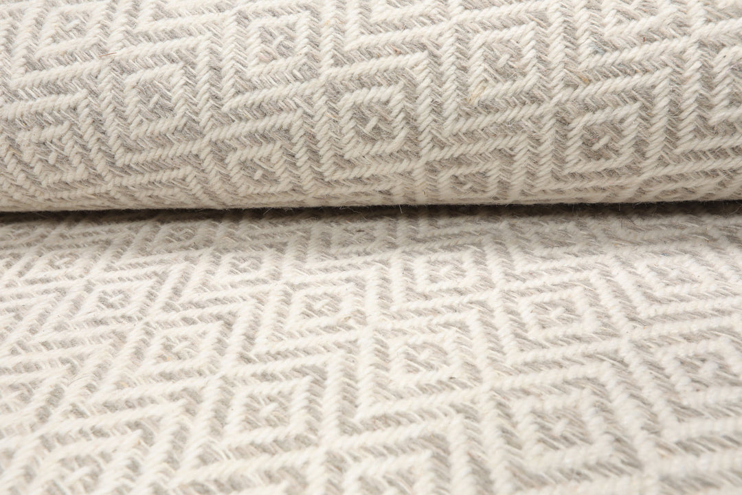 Multi Size Ivory Gray Color Hand Woven Geometric New Zealand Wool Contemporary Oriental Rug