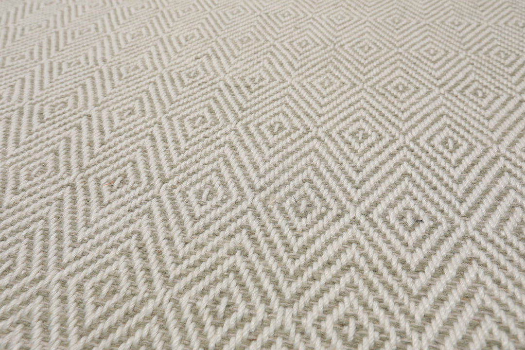 Multi Size White Sage Color Hand Loomed Flatweave Wool Modern Oriental Rug