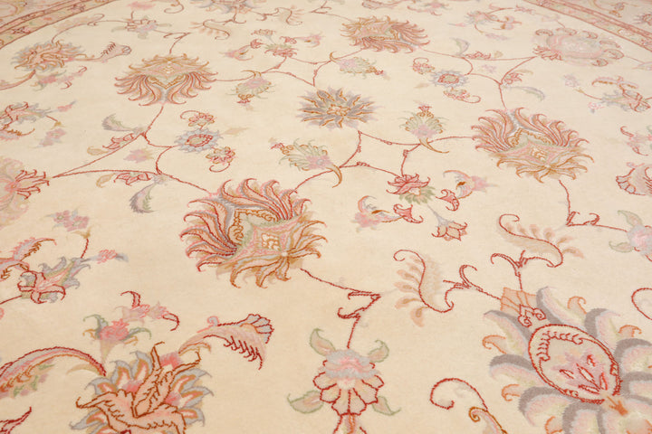 Round Ivory, Rose, Beige Color Hand Knotted Tabriz Round Wool & Silk Traditional Oriental Rug