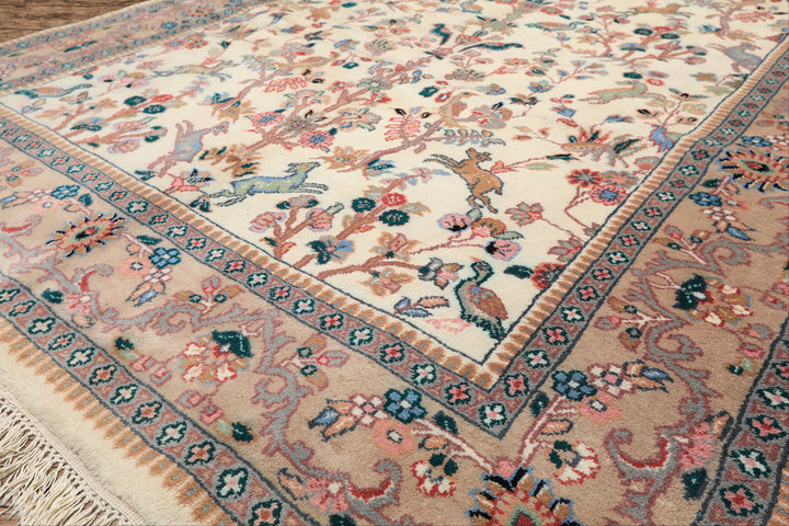 6x9 Ivory, Peach, Gray Color Hand Knotted Indo Persian Wool Traditional Oriental Rug