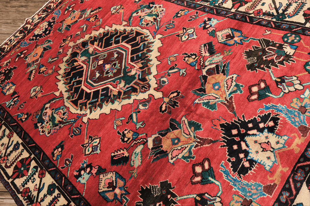 6x9 Red, Ivory, Green Color Hand Knotted Bakhtiari Wool  Oriental Rug