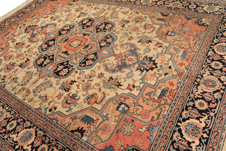 9x12 Ivory, Charcoal, Peach Color Hand Knotted Serapi Wool Traditional Oriental Rug