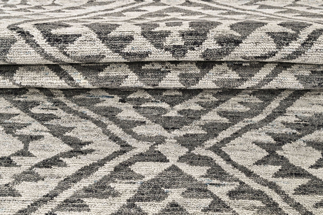 4x6 Dark Gray, Silver, Color Hand Knotted Oushak Wool  Oriental Rug